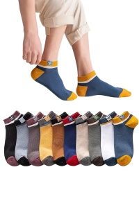 Sosete barbati, set 10 perechi, model minimalist, varf si calcai in contrast, culori vibrante, detaliu fashion, tematica cozy and free, marimea 39 – 44, multicolor