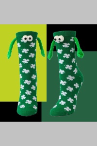 Sosete haioase, model vesel accesorizat cu manute cu magnet si ochisori, imprimeu norocos trifoi cu patru foi, tematica let's be friends, unisex, marime 36-42, verde cu alb - Img 3