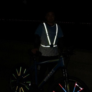 Vesta reflectorizanta, tip ham reglabil, roz, unisex, marime universala - Img 4