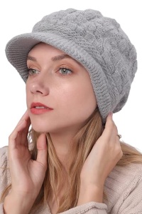 Caciula dama, circumferinta elastica, model cu cozoroc curbat pentru protectie vant si ninsoare, tematica elegant style, marime universala, gri