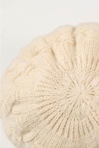 Caciula dama, circumferinta elastica, model cu cozoroc curbat pentru protectie vant si ninsoare, tematica elegant style, marime universala, bej - Img 4
