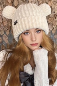 Caciula dama, model comfy cu urechiuse, calduroasa si foarte fancy, tematica cute winter, marime universala, alba - Img 2