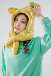 Caciula dama, model cu urechiuse si prelungire tip fular, calduroasa, tematica little naughty bear, marime universala, galben - Img 2