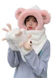 Caciula dama, model cu urechiuse si prelungire tip fular, cu spatiu pentru incalzit mainile tip manusi, accesorizat cu ursuleti dragalasi, tematica young and cute, marime universala, alba