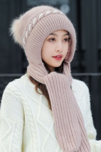 Caciula dama, model fashion cu pom pom si imitatie urechi tip fular reglabil, captuseala moale si calduroasa, detaliu distinctiv prin contrast, marime universala, roz - Img 2
