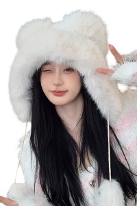 Caciula dama, model pufos cu urechiuse, prindere reglabila cu pom pom, tematica cute winter, marime universala, alba