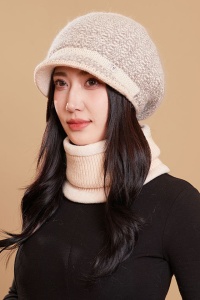 Caciula dama, set doua piese, model chic cu fular tip guler asortat, tematica cool winter, marime universala, bej - Img 4