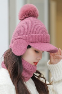Caciula dama, set doua piese, model pom pom cu acoperitori pentru urechi si cozoroc curbat, cu fular tip guler asortat, tematica fashion winter, marime universala, roz inchis - Img 3