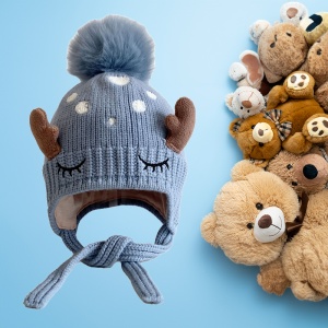 Caciula pentru copii, model pom pom cu urechiuse si prindere sub barbie, tematica micuta caprioara din poveste, 1 – 4 ani, albastra - Img 3
