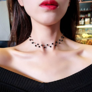 Colier dama, model la baza gatului, argintiu, cu cristale negre, reglabil - Img 2