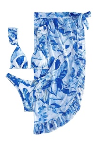 Costum de baie dama, 3 piese, model sexy cu imprimeu floral, sutien cupe triunghiulare si volanase la bretele, chilot decupaj clasic croi ingust si cover up tip fusta asortata, tematica sky is the limit albastru - Img 3