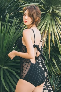 Costum de baie dama, o piesa, model special cu imprimeu buline, prindere la spate reglabila si chilot decupaj clasic, tematica elegant summer negru - Img 2