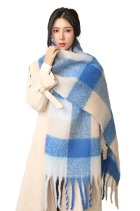 Fular dama, model gros si calduros, moale la atingere, tematica fashion winter, marime universala, albastru inchis