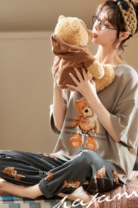 Pijama dama, set doua piese, bluza maneca scurta cu umar cazut, margini rotunde in partea jos si pantaloni lungi, model cu ursulet cute, tematica I sleep with my teddy, gri - Img 3