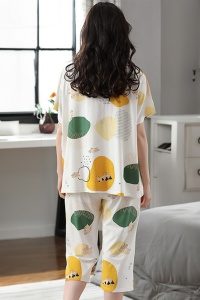 Pijama dama, set doua piese, bluza maneca scurta si pantaloni trei sferturi, model hazliu cu animalute simpatice, tematica I live free, alba - Img 2