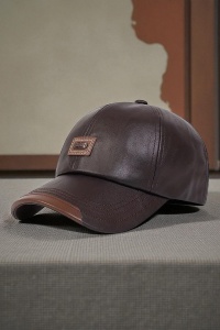 Sapca de barbati, cozoroc curbat, prindere reglabila, model masculin, tematica classy style, marime universala, maro inchis - Img 2