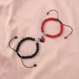 Set bratari cuplu cu inimioara magnet din roca semipretioasa, reglabile, unisex, neagra si rosie, 2 buc - Img 2