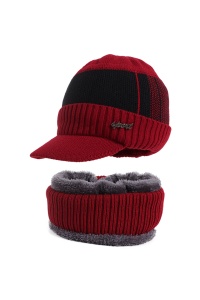 Set doua piese, caciula tip sapca pentru barbati cu imprimeu texturat si cozoroc curbat, fular asortat, captuseala pufoasa si calduroasa, model sport style, marime universala, rosu inchis