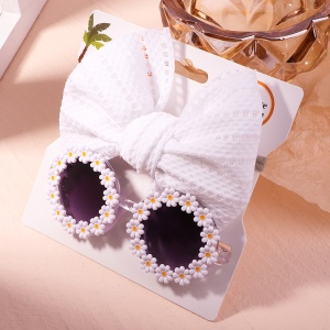 Set ochelari de soare pentru fetite cu funda supradimendionata pentru par, model floricele vesele, marime universala, alb - Img 3