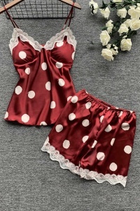 Set pijama, haine de stat in casa sexy, 2 piese, satin cu dantela, maieu si pantalon scurt rosu cu buline albe - Img 3