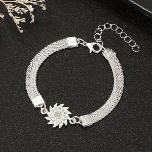 Bratara dama, model cu pandantiv fashion tip floare cu cristale de sticla, tematica lovely flower, reglabila, argintie - Img 2
