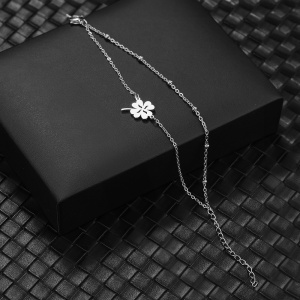 Bratara dama, model dublat cu accesorii bilute, tematica lucky charm, pandantiv trifoi cu patru foi, reglabila, argintie - Img 3