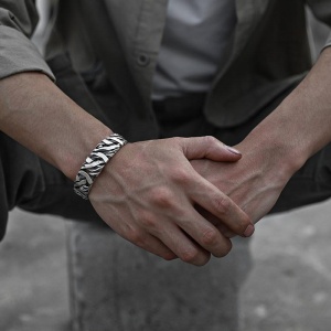 Bratara vintage, model melted iron, tematica retro, argintie, - Img 4