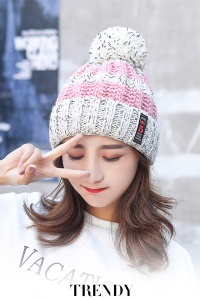 Caciula dama, model calduros cu pom pom, tematica cozy lady, marime universala, gri - Img 3