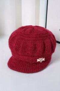 Caciula dama, model cu cozoroc si accesoriu inimioara, tematica I love winter, marime universala, rosie inchis - Img 2