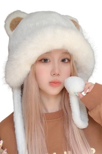 Caciula dama, model pufos accesorizat cu urechiuse, prindere reglabila, tematica warm winter, marime universala, alba