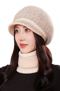 Caciula dama, set doua piese, model chic cu fular tip guler asortat, tematica cool winter, marime universala, bej