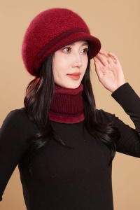 Caciula dama, set doua piese, model chic cu fular tip guler asortat, tematica cool winter, marime universala, rosu - Img 2