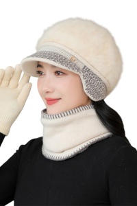 Caciula dama, set doua piese, model cu fular tip guler asortate, captuseala calduroasa, tematica cozy winter, marime universala, bej