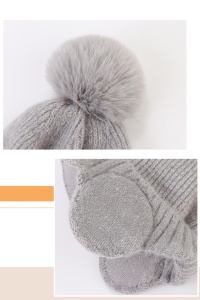 Caciula dama, set doua piese, model pom pom cu acoperitori pentru urechi si cozoroc curbat, cu fular tip guler asortat, tematica fashion winter, marime universala, gri - Img 4