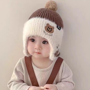 Caciula pentru copii, imprimeu cu ursulet, model calduros cu prelungire pentru urechi, tematica little funny bear, 2 – 4 ani, maro inchis - Img 2