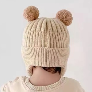 Caciula pentru copii, model cu pom pom si acoperitori pentru urechi, accesorizata cu un ursulet simpatic, tematica little funny bear, 2 - 6 ani, bej - Img 2