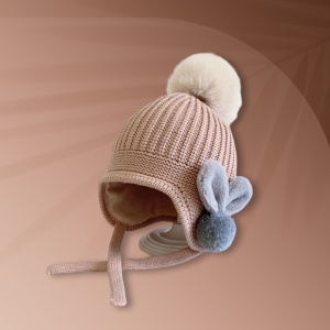 Caciula pentru copii, model cu pom pom si prindere reglabila sub barbie, accesorizata cu iepurasi la urechi, tematica little bunny in the winter, 1 – 3 ani, roz - Img 2