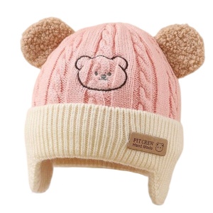 Caciula pentru copii, prelungire pentru urechiuse, imprimeu ursulet, model cute, tematica happy little bear, 6 luni – 3 ani, roz