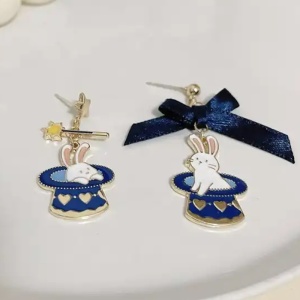 Cercei dama, model unicat si fermecator, pandantive iepurasi in joben, accesorizati cu fundita si bagheta magica, tematica lumea basmului, albastru inchis - Img 3