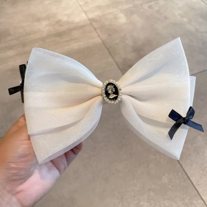Clama de par, model vintage, accesorizata cu funda eleganta si detaliu retro, crem - Img 3