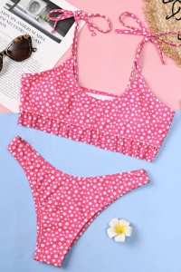 Costum de baie dama, 2 piese, model sexy trendy cu floricele, sutien tip bustiera cu volanas si chilot decupaj clasic croi ingust roz - Img 4