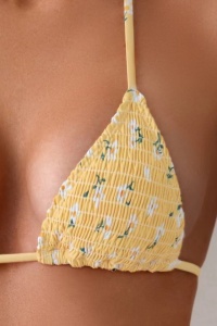 Costum de baie, set 2 piese, model minimalist delicat, imprimeu floral, sutien cupe triunghiulare si chilot decupaj clasic croi ingust reglabil, tematica innocent dream galben - Img 4
