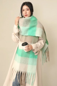Fular dama, model gros si calduros, moale la atingere, tematica fashion winter, marime universala, verde deschis - Img 4