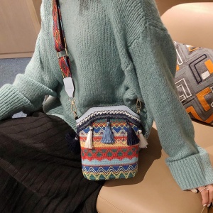 Geanta dama, ciucurei si broderie, model crossbody, piele sintetica, albastru deschis - Img 2