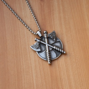 Lant unisex, pandantiv viking, model cu scut si topoare, tematica berseker warrior, argintiu, - Img 4