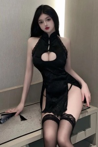 Lenjerie sexy dama, set 3 piese, rochie scurta cu crapaturi pe parti si spate semitransparent, accesorii fundite, ciorapi si chilot tanga, model incitant, tematica I want you, neagra - Img 4