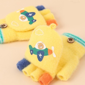 Manusi pentru copii, model cu degetele descoperite si capac decapotabil, prindere cu nasturel, accesorizate cu ursulet si avion, tematica born to fly, unisex, marime 3 – 5 ani, galbene - Img 3