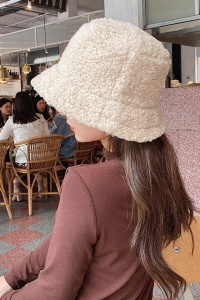 Palarie dama, model moale, reglabila cu snur subtire, tematica cool winter, marime universala, alba - Img 2