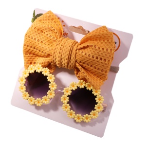 Set ochelari de soare pentru fetite cu funda supradimendionata pentru par, model floricele vesele, marime universala, galben - Img 2