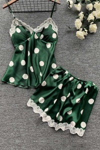 Set pijama, haine de stat in casa sexy, 2 piese, satin cu dantela, maieu si pantalon scurt verde cu buline albe - Img 3